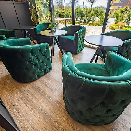 Urban Ring فندق 4*