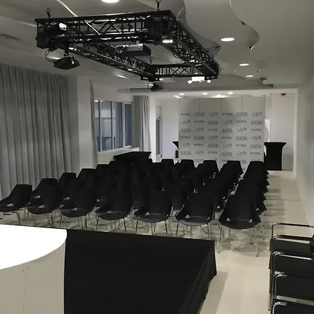 Urban Ring فندق 4*